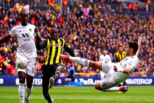 狼队绝杀水晶宫，暂时退出降级区的简单介绍