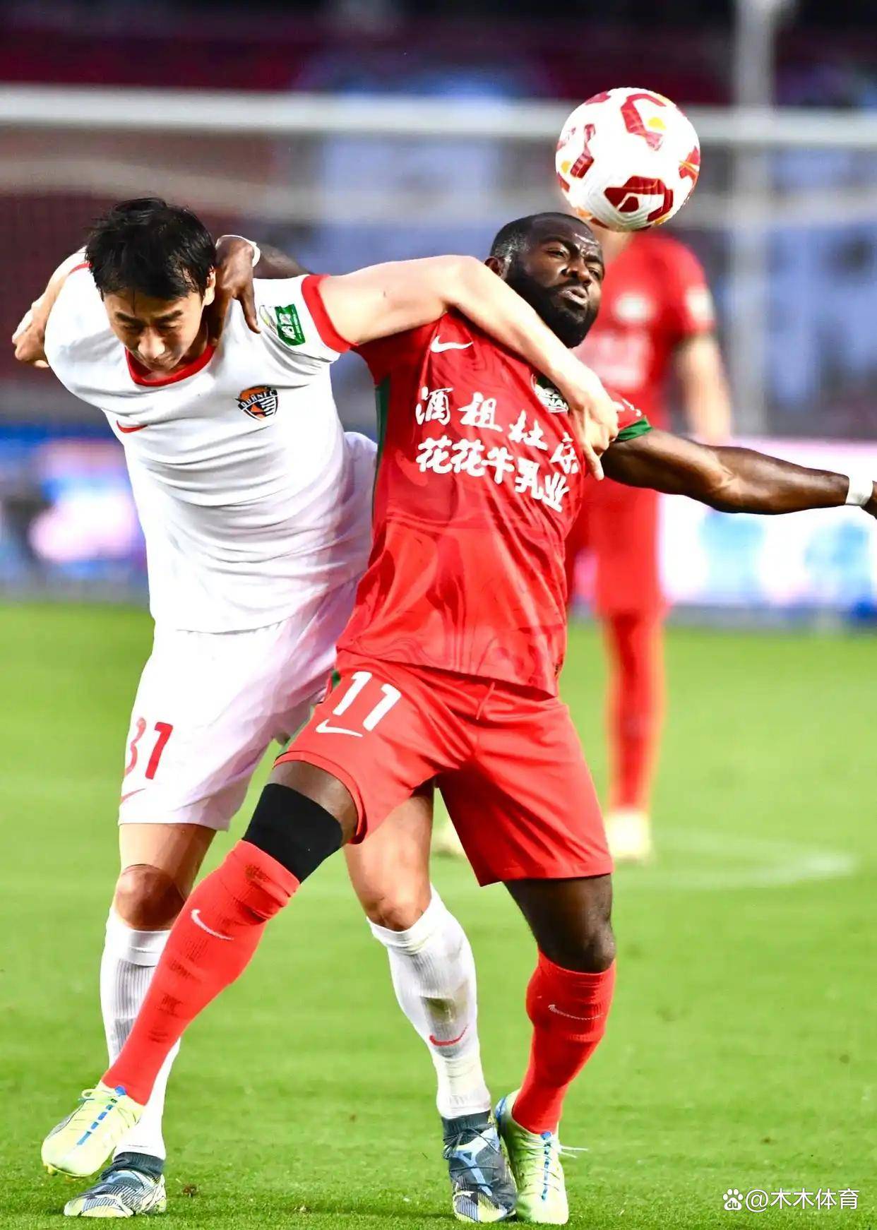 关于上海上港再战成功，领跑积分榜继续保持的信息