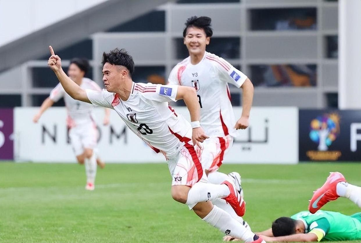 劲敌挑战,国家队球员集中精神 劲敌挑战,国家队球员集中精神