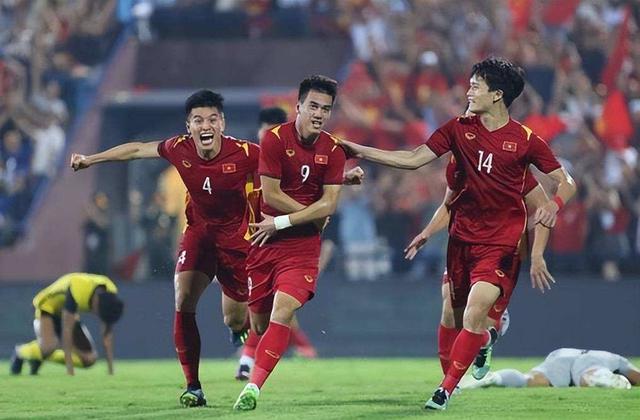 风云再起!豪门球队角逐冠军 风云再起!豪门球队角逐冠军