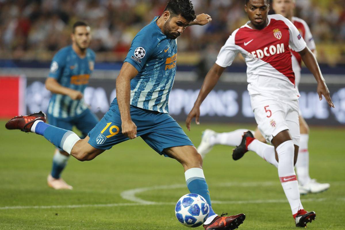 圣埃蒂安球员连下两球，领先对手取胜