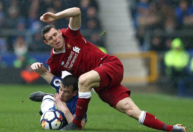 包含埃弗顿长胜，欧冠赛加冕冠军的词条