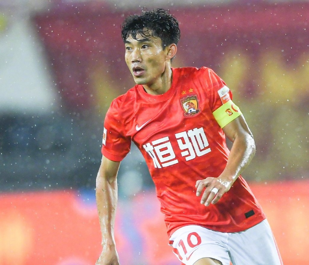 大连人斩获胜利,冲击亚冠淘汰赛! 大连人斩获胜利,冲击亚冠淘汰赛!