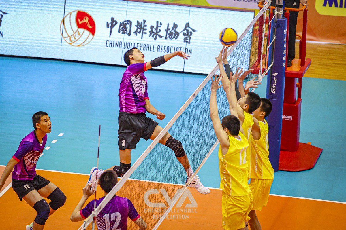 日本选手力压群雄夺金！女排巨人奠基神话