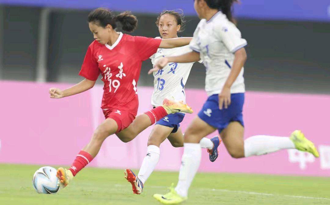 我国女足选手在国际舞台上实现突破