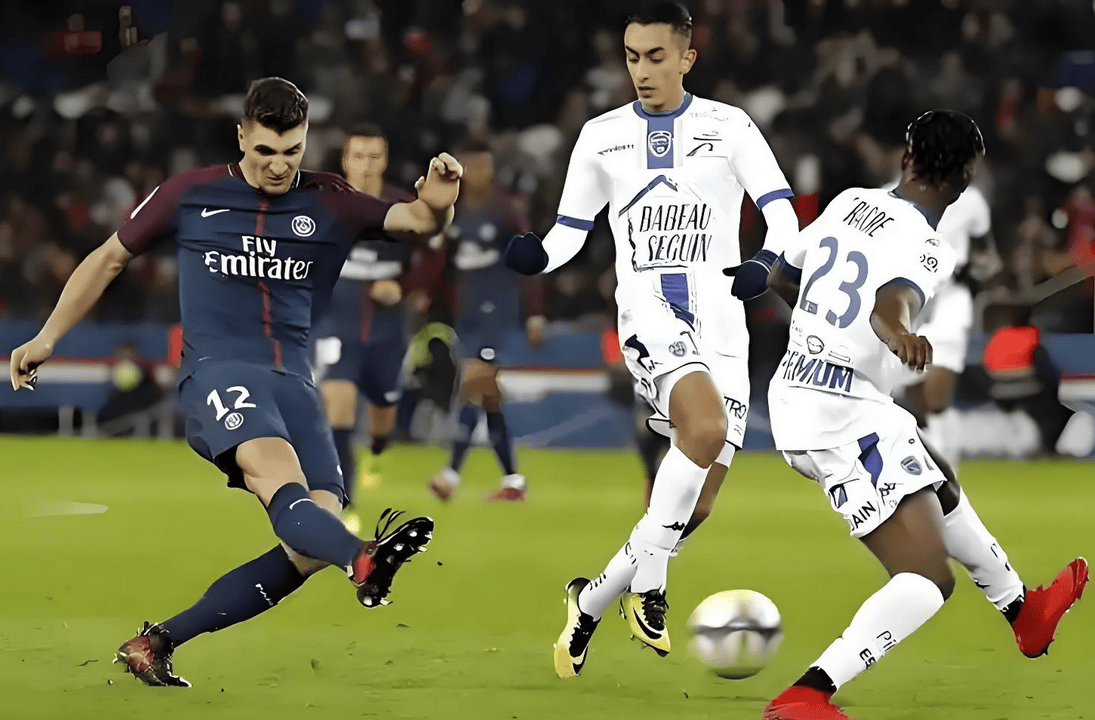 亚眠队在主场击败对手,豪取三分 亚眠队在主场击败对手,豪取三分