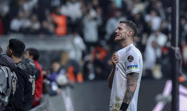 伯恩利限价转账市场,引援成难题 伯恩利限价转账市场,引援成难题