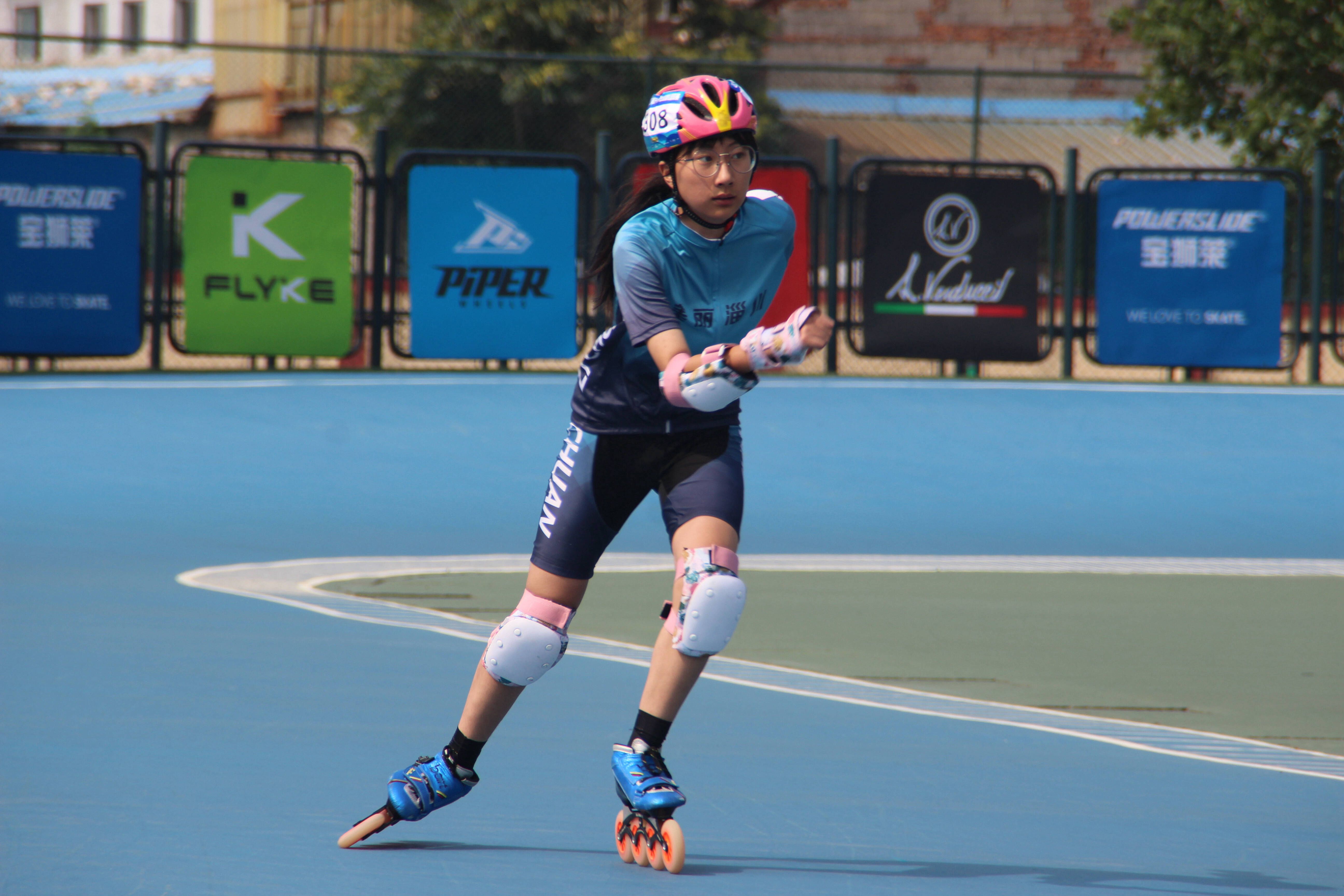 轮滑比赛精彩绝伦，意大利选手夺冠