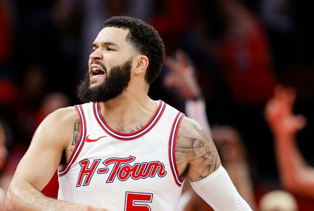 狼队主场遭遇失败,面临考验困难 狼队主场遭遇失败,面临考验困难