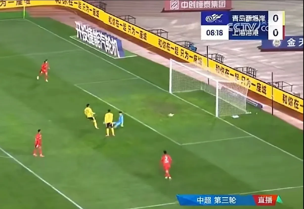 一波三折！球队中场闹内讧，主教练急补