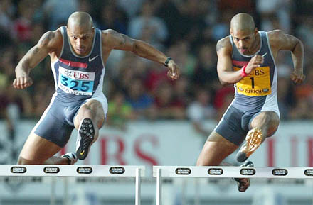 俄罗斯田径选手摘得金牌称霸