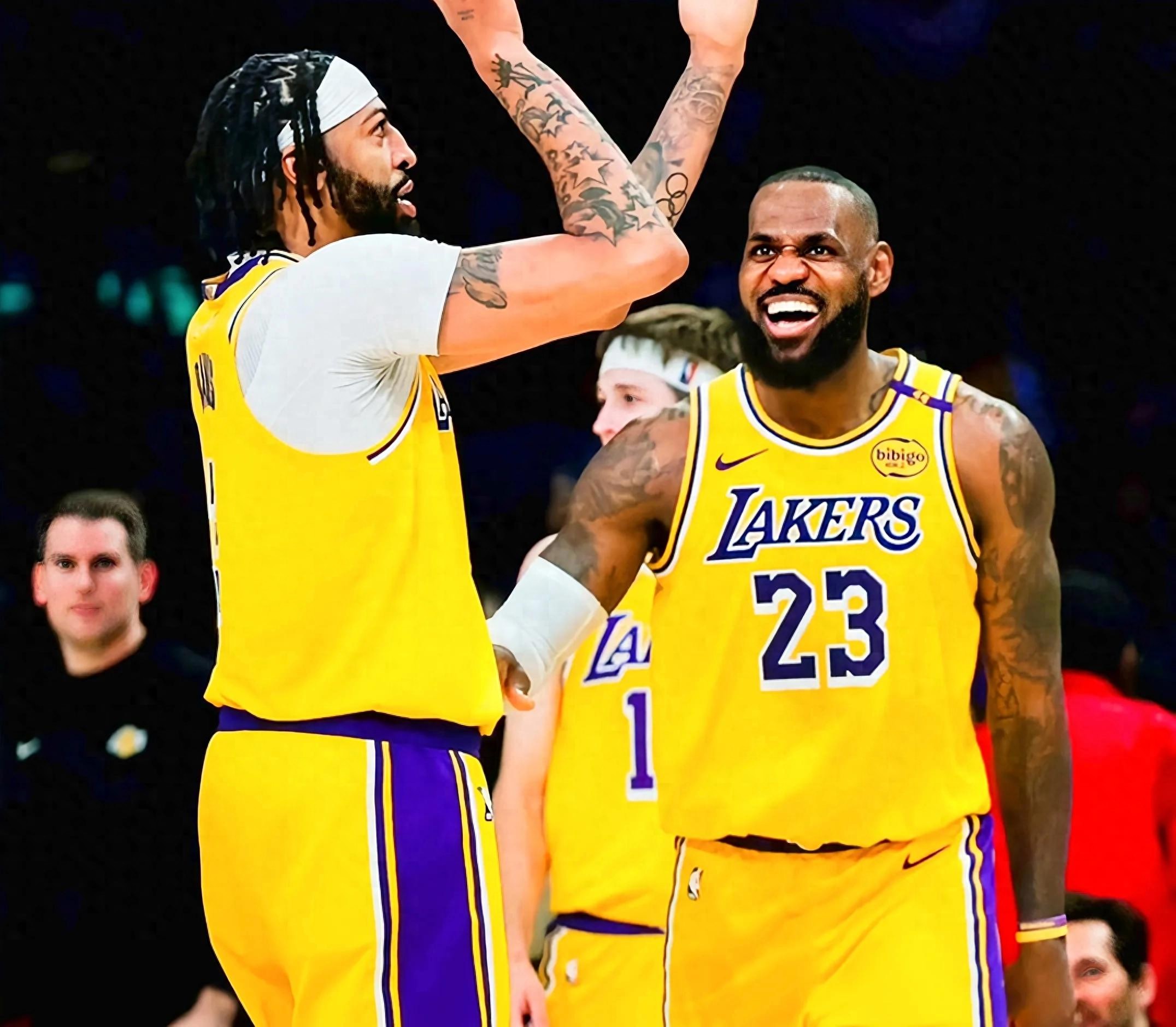 步行者客场大胜黄蜂,跻身东部前列 步行者客场大胜黄蜂,跻身东部前列