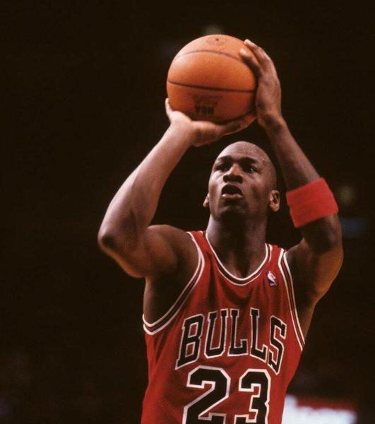 精准传球！精湛技术带来绝杀一击的简单介绍