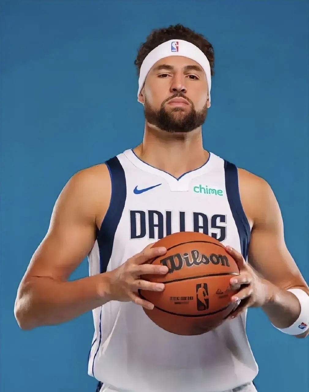 独行侠老板为球队士气送温暖,鼓励队员全力拼搏 独行侠老板为球队士气送温暖,鼓励队员全力拼搏