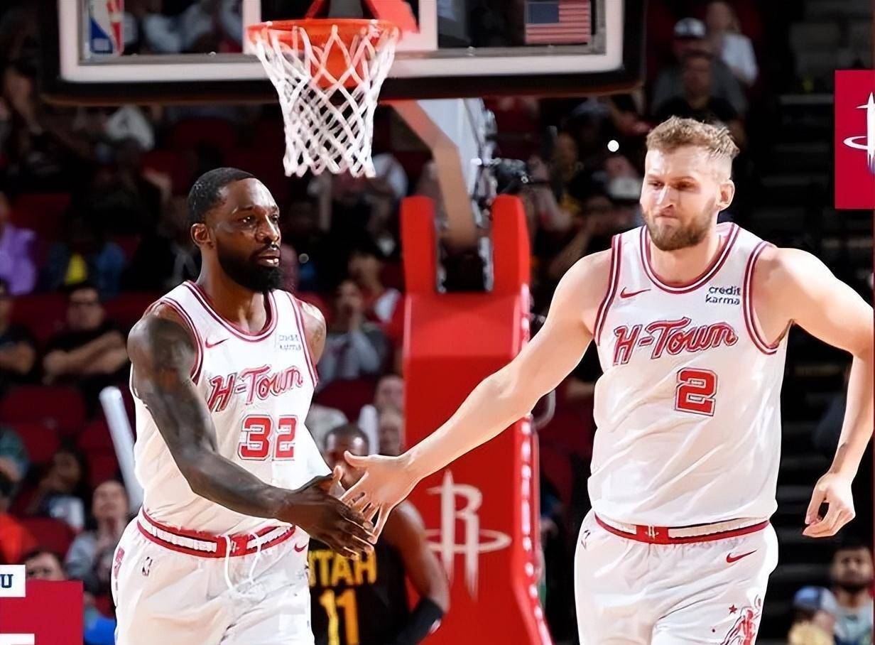 华德福德客场大胜,豪取三分的简单介绍 华德福德客场大胜,豪取三分的简单介绍