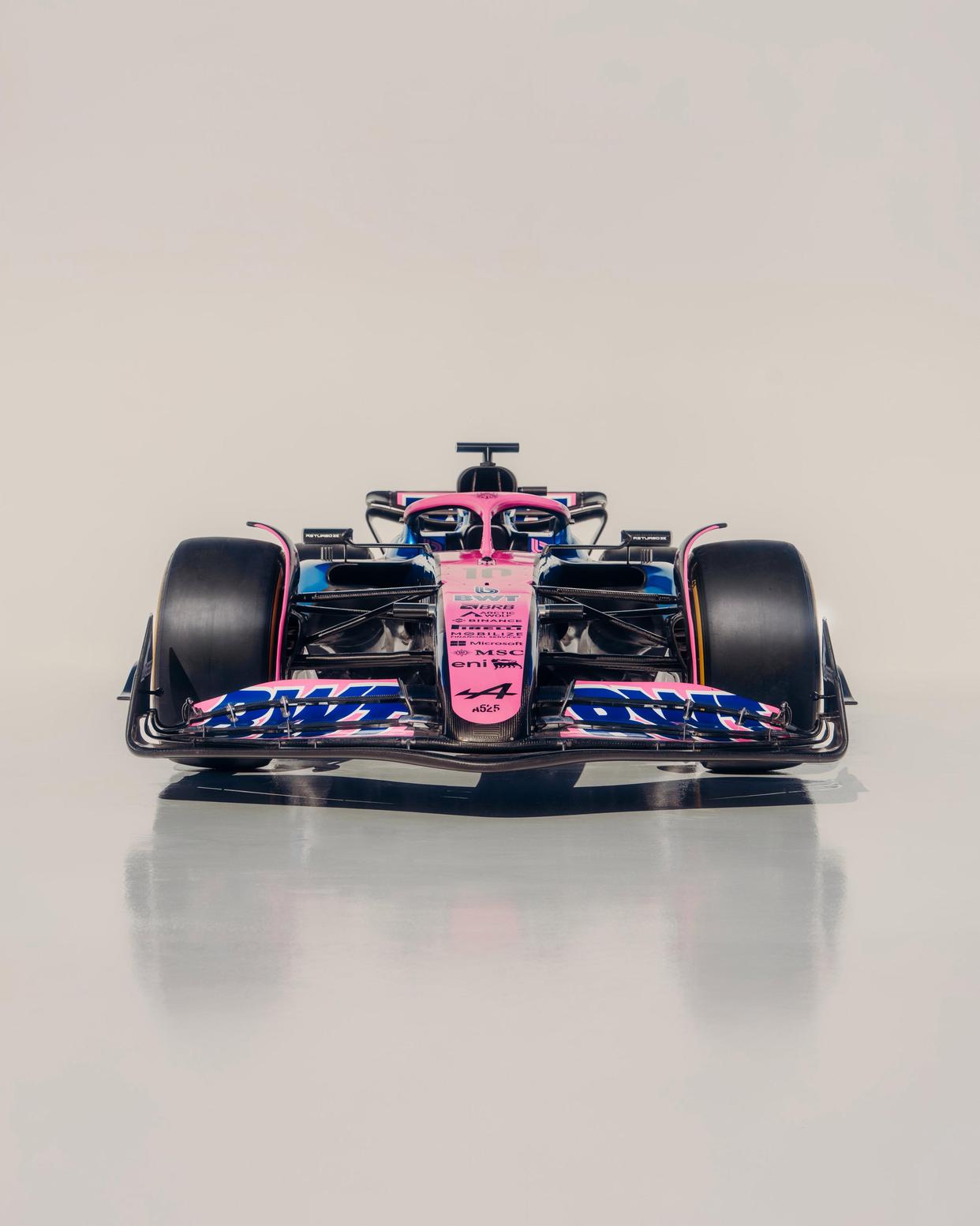 哈斯车队横扫迈凯伦，佩雷兹点燃赛场